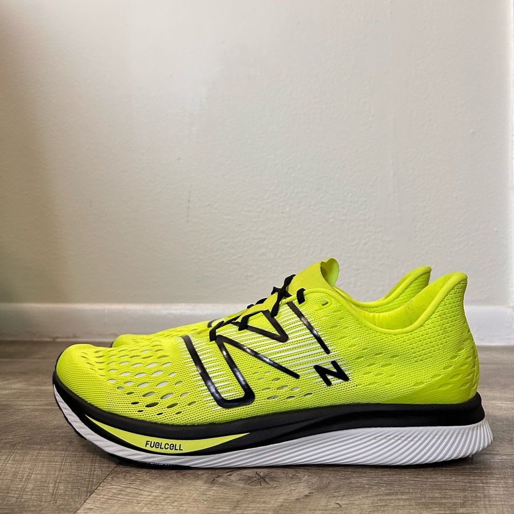 New Balance FuelCell SuperComp Pacer V1 running shoes in Thirty Watt & Black - Picture 2 of 11